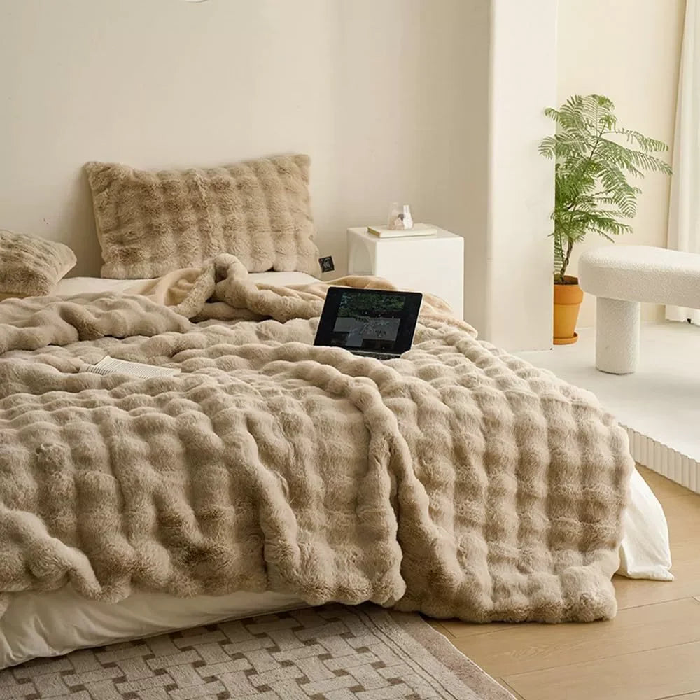 Cozy Faux Fur Bubble Throw Blanket – Soft Plush Thick Sofa Blanket