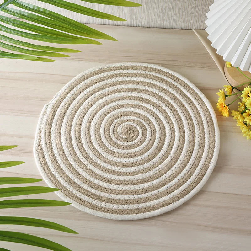 Round Woven Placemats Set of 4 – Natural Water Hyacinth Table Mats